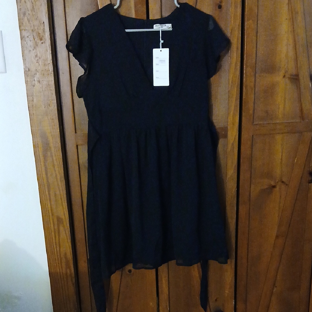 Elegant Black Midi Dress